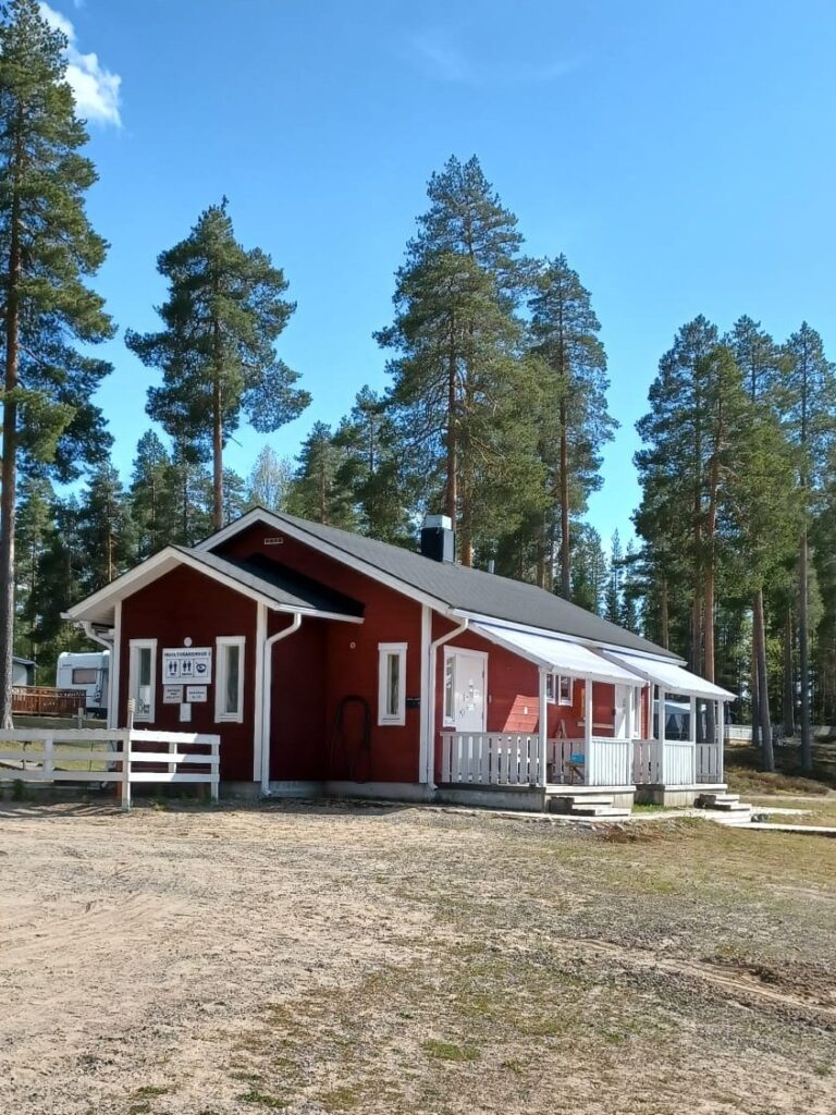 huoltorakennus